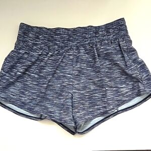 Nike women's One Drifit Midrise brief-lined printed shorts - grey - SIZE M- NWT